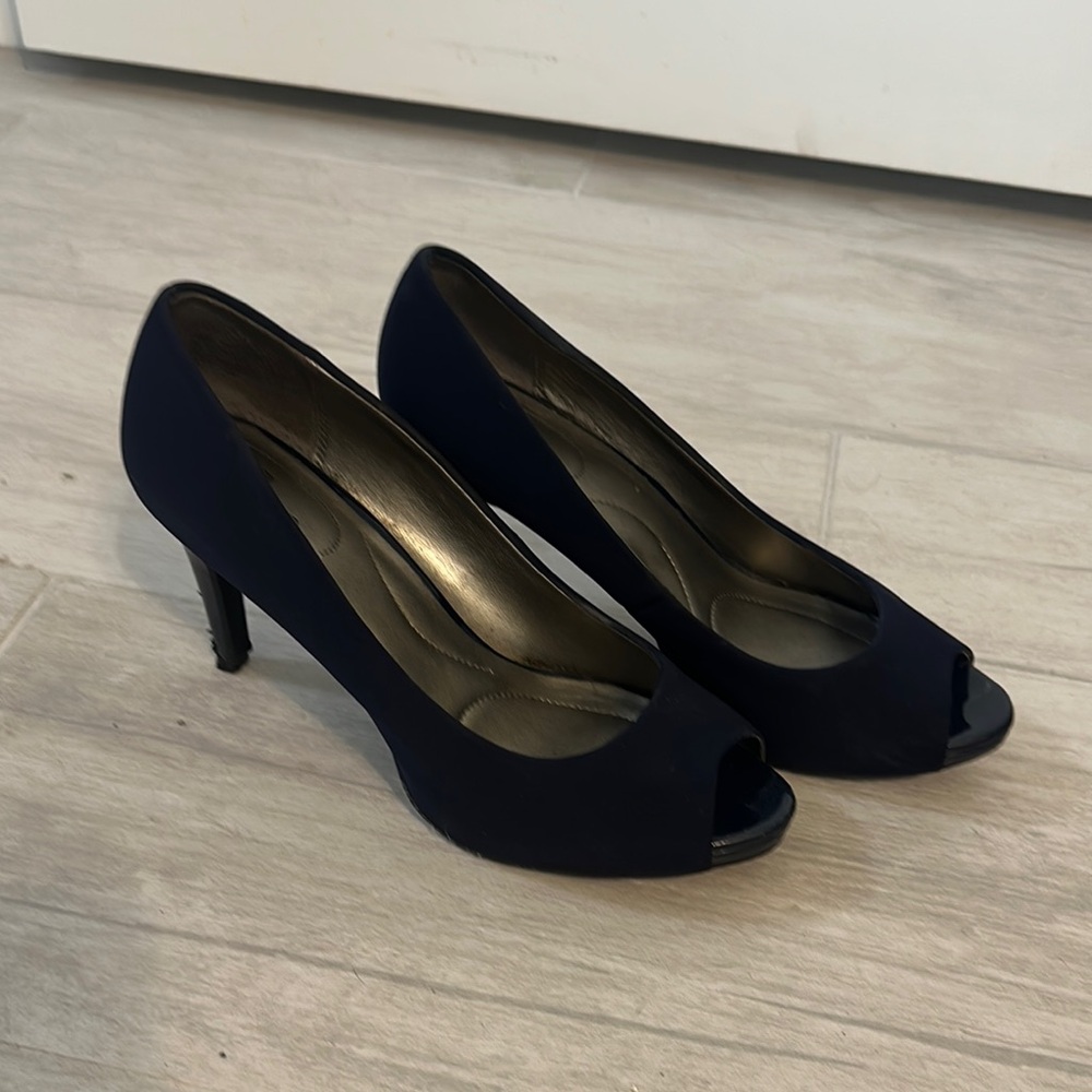 Bandolino Blue Suede Peep-Toe Heels